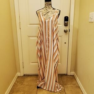 Karen-T Design Maxi Dress with Pockets